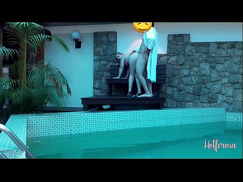 ❤️ Chefen bjuder in tjänsteflickan till poolen, men kunde inte motstå en het Pornvideo at sv.yh9n.top ❤