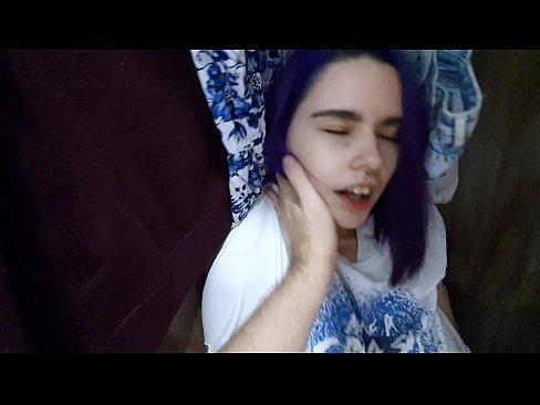 ❤️ Hittade min syster i garderoben och hjälpte henne att komma Pornvideo at sv.yh9n.top ❤